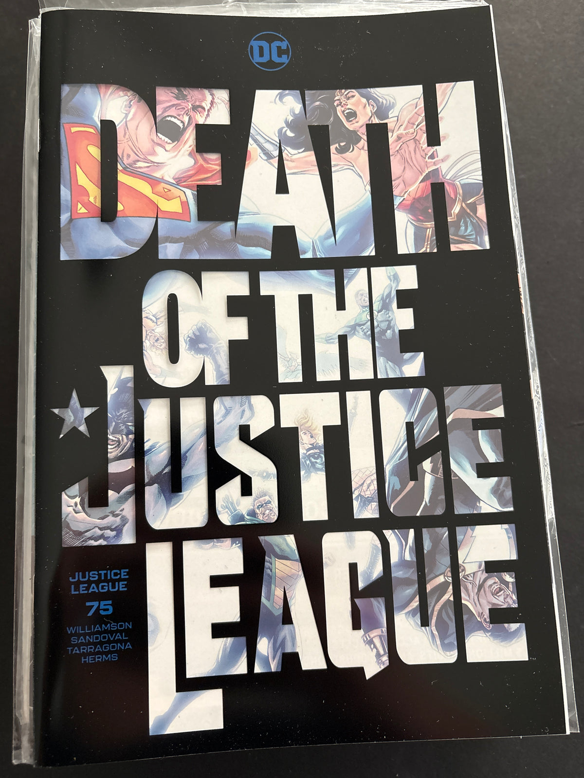 Justice League 75 NM