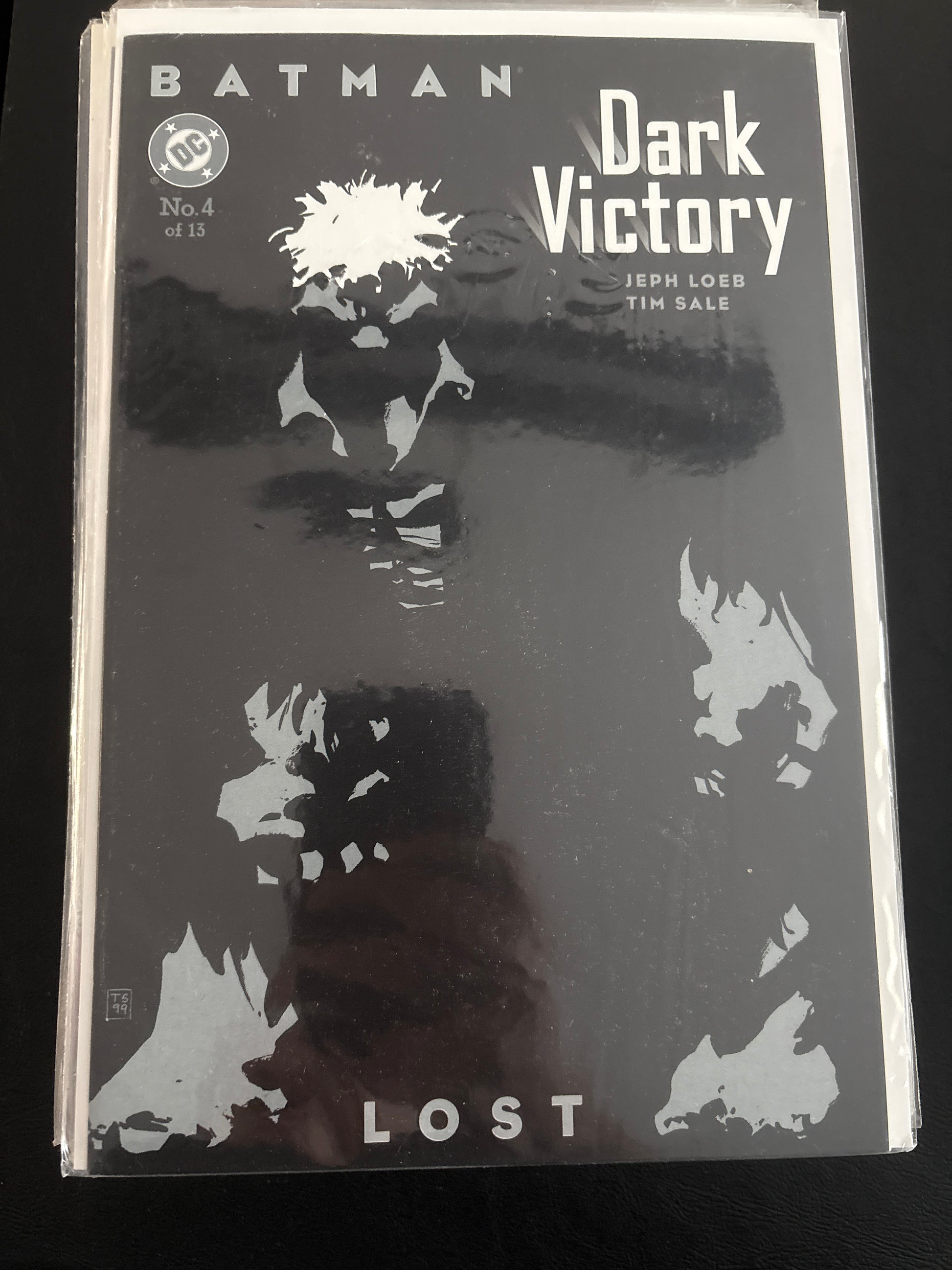 Batman: Dark Victory 4 NM